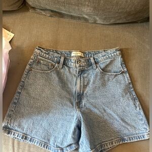 Abercrombie and fitch high rise dad shorts size 31/12